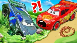 МУЛЬТИКИ ПРО МАШИНКИ 🚗 МОЛНИЯ МАКВИН И ЗАЕЗД НАСТОЯЩИХ АРИСТОКРАТОВ. ВЫСШИЙ ПИЛОТАЖ АДРЕНАЛИНА