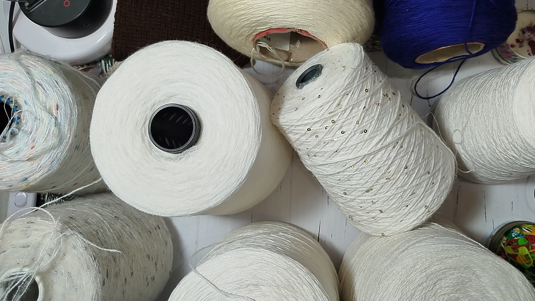 26-02-2026// 4 Готовые работы//Мечтаю о белом джемпере смотреть онлайн