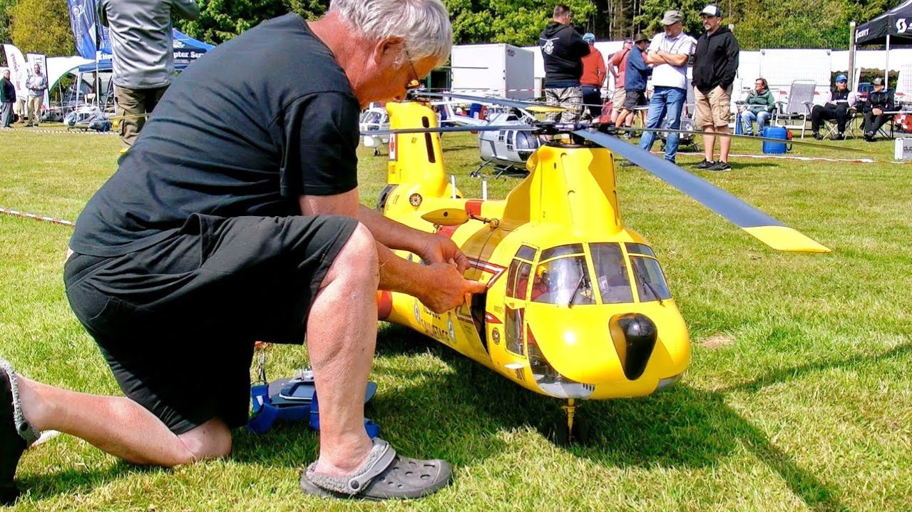 ВАУ !! ПОТРЯСАЮЩЕ !!! ОГРОМНЫЙ RC CHINOOK CH-113 ЭЛЕКТРИЧЕСКАЯ ШКАЛА МОДЕЛЬ РЕЙС ПОЛЕТА ДЕМОНСТРАЦИЯ