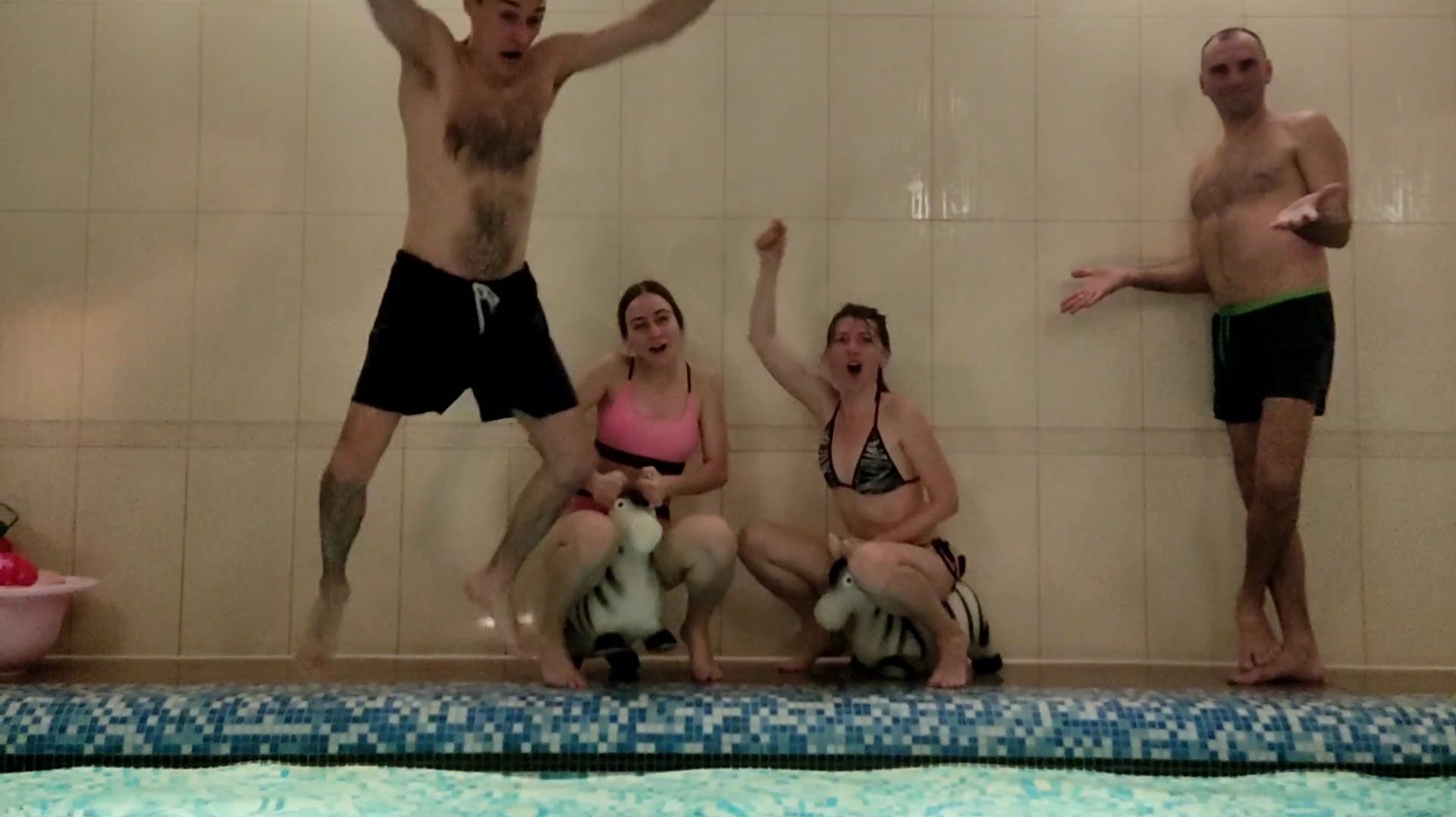 2025.11.07-08_Бассейн_Излучина (The Hatters – Танцы)_1080