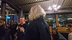 Саши в молодости и его первая жена. Токио - Сити с семьёй. Танцы до упаду. Индийский муж веселиться