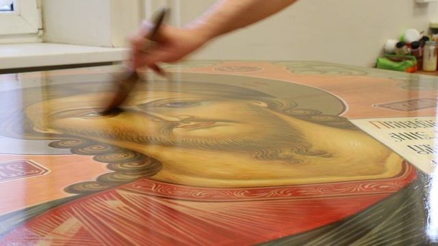 Покрытие иконы сандараковым масляным лаком