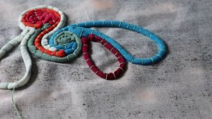 Сразу же собрала все старые футболки в доме