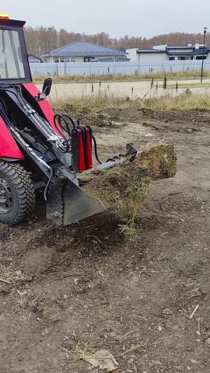 Мини-Погрузчик RED Engineering на Стройплощадке • Видео от Клиента