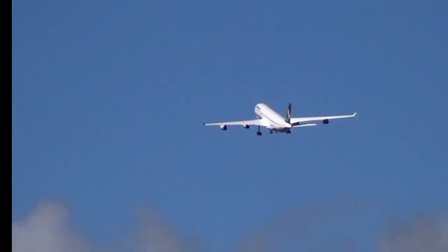 красивые взлёты посадка авиамоделей под музыку вторая часть