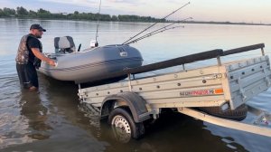 Лодка ПВХ на бортовом прицепе МЗСА