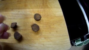 Как дать собаке таблетку???