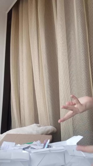 собирая бокс из косметики