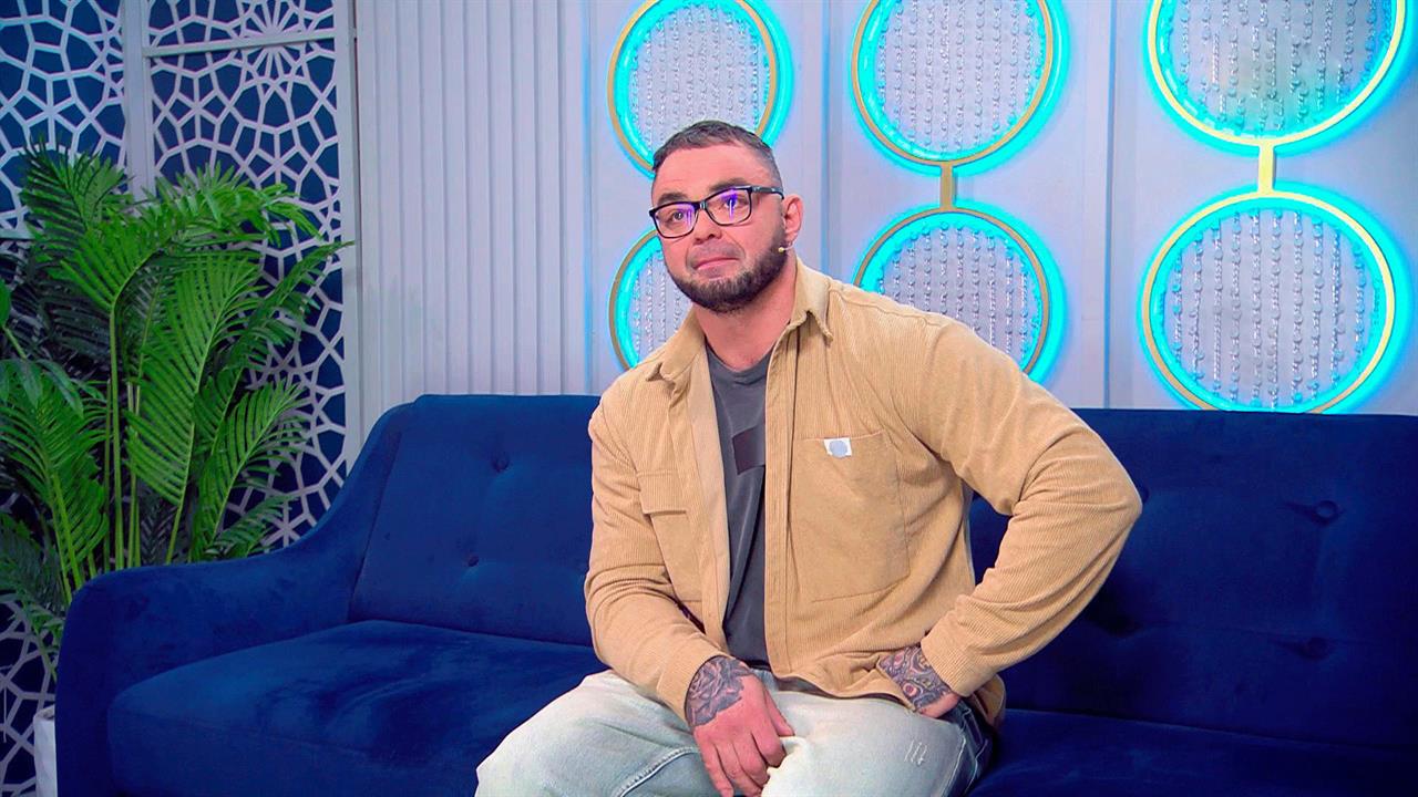 В "Давай поженимся" жених рассказал, что уходит от проблем с женщиной на улицу смотреть онлайн
