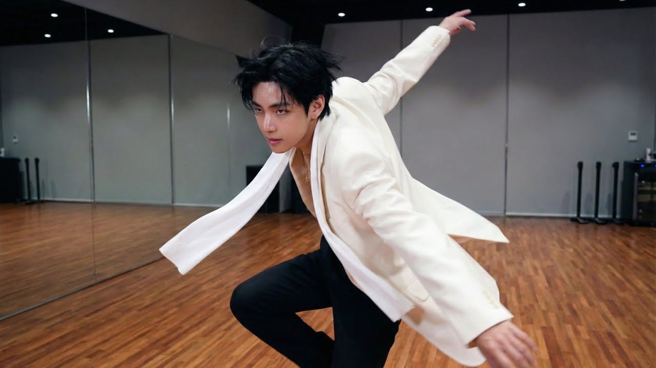 Его движения покоряют мир! Тэхён официально признан лучшим танцором! смотреть онлайн