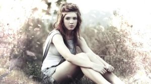 Дворовая песня "Девчонка босоногая". Давно эту песню пели в каждом дворе.