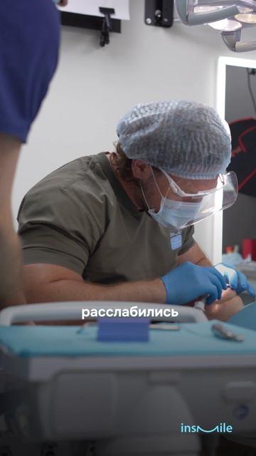 Иногда в сети показывают стоматологии, где лечат зубы… с домашними питомцами на руках.