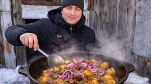 КАЗАН-КЕБАБ В КАЗАНЕ НА КОСТРЕ/БРАТ ГОТОВИТ