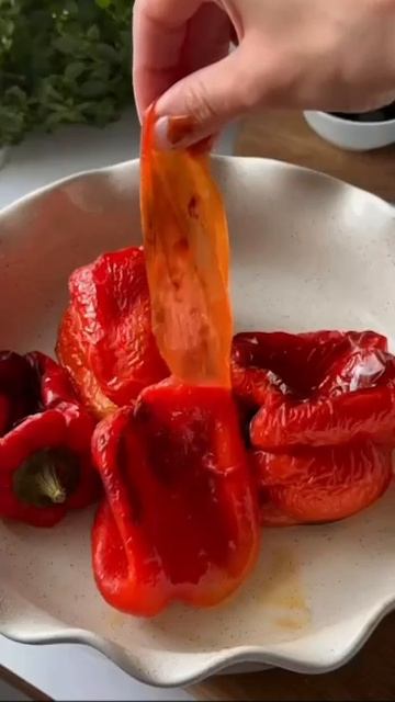 Салат из запечённых перцев без лишних калорий👍🔥
⠀ смотреть онлайн