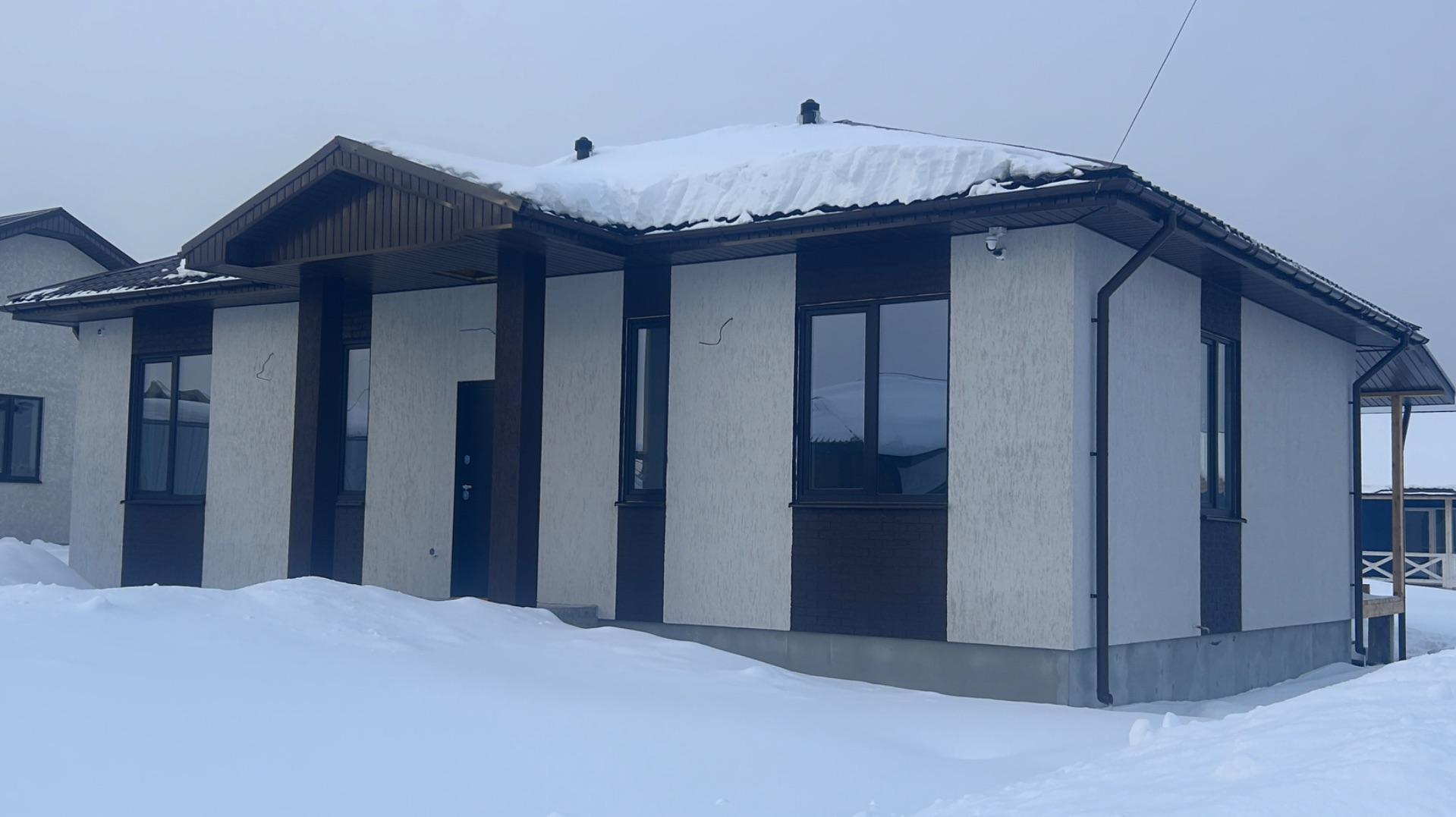 Новый коттедж с газом на участке в п. Прохладный (Косулино) +79221794179