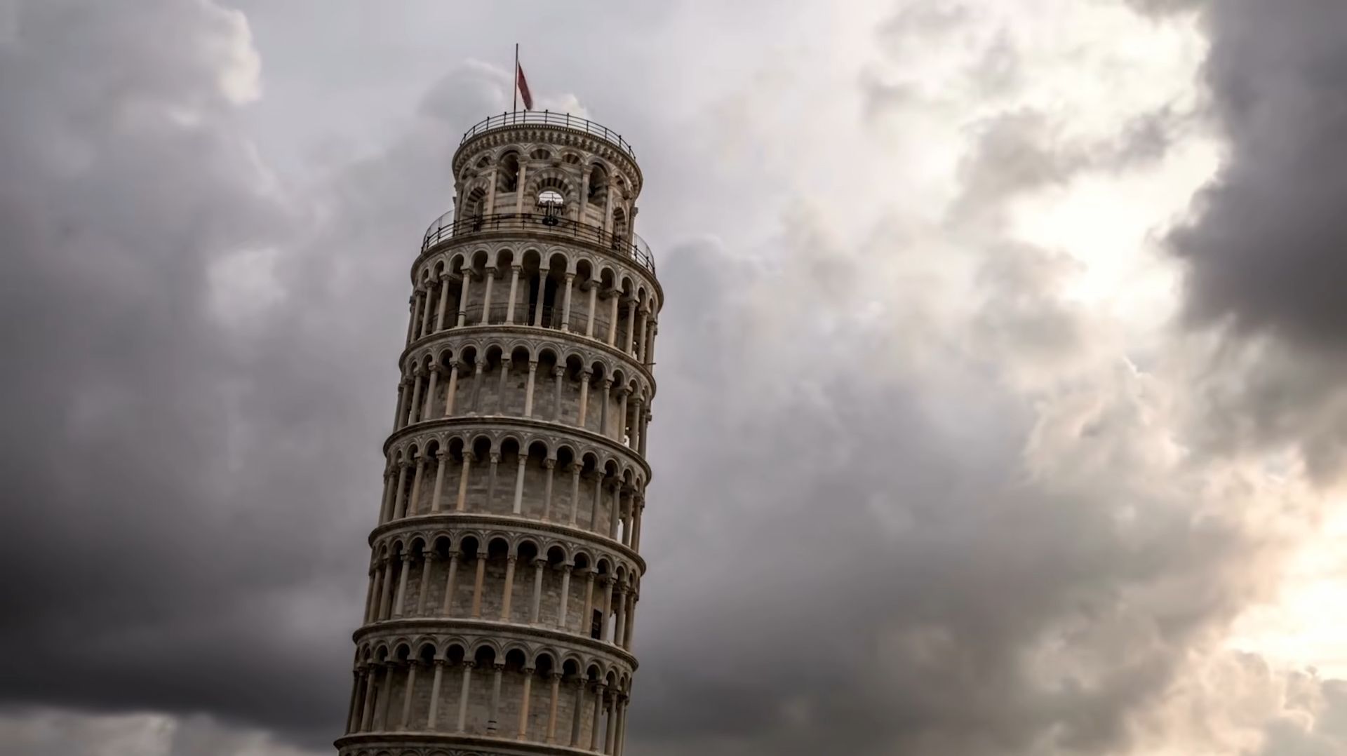 Пизанская башня: как инженерная ошибка стала чудом на 800 лет