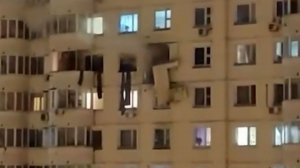 В многоэтажке в Москве из-за хлопка выбило бетонную стену