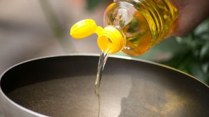 Смертельный яд в вашей сковородке: когда растительное масло становится опасным для здоровья