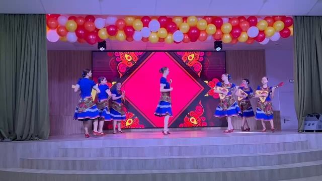 МАСЛЕНИЦА В ШКОЛЕ 45 Г.КРАСНОЯРСКА.  АНСАМБЛЬ НАРОДНОГО ТАНЦА: 