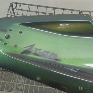 окрас компанентом "хамелион" на черную подложку с добовлением графики и теней. кастом мото R6