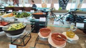 Обзор вкусного завтрака и обеда и ужина в отеле Ramada by Wyndham beach hotel Adjman. OАЭ.