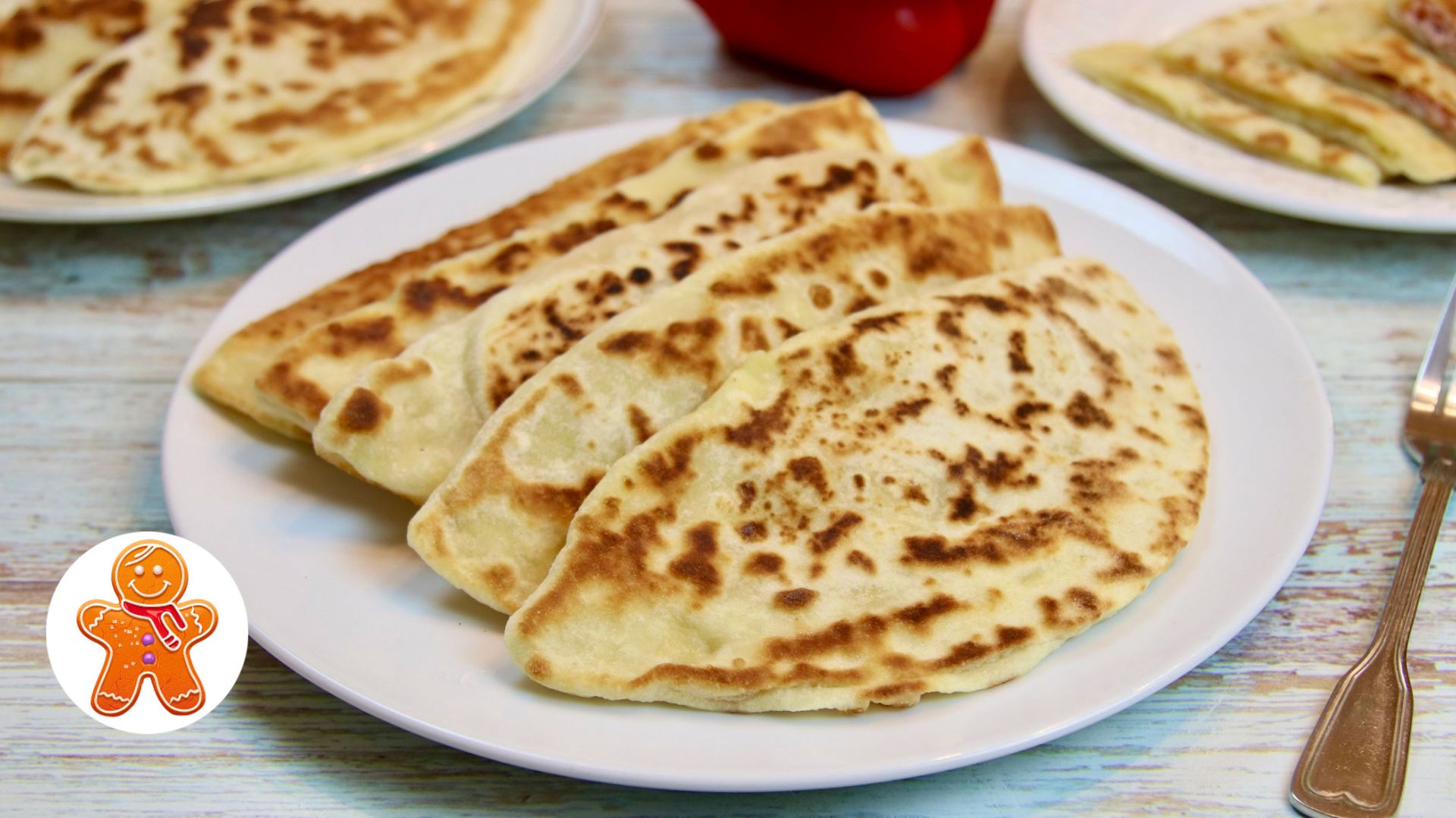 Сметанные лепешки и три варианта начинок смотреть онлайн