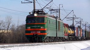 ВЛ10-348 с грузовым поездом