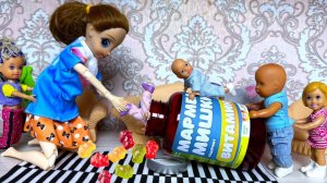 МАРМЕЛАДНАЯ ЛОВУШКА😱🤪🤪 НАСТЯ И РОМА ВЕСЁЛАЯ СЕМЕЙКА😁 куклы Барби мультик ЛОЛ ДаринелкаТВ