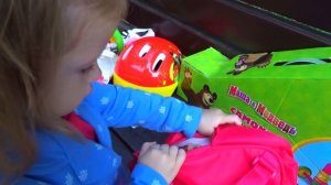 ВЛОГ： Катаемся на новом самокате для детей