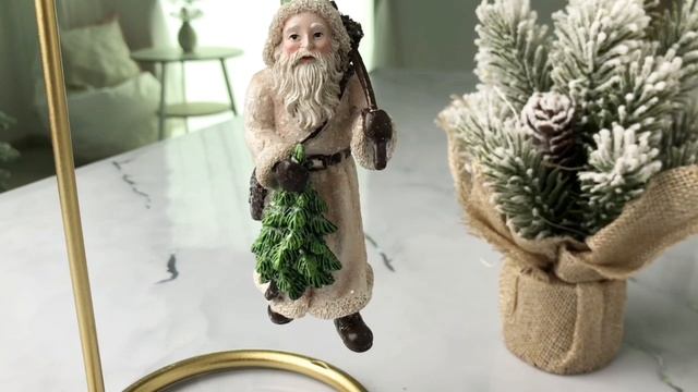 Ёлочная игрушка ЗАСНЕЖЕННЫЙ ДЕД МОРОЗ с сумкой, бежевый, полистоун, 11 см, E0242-1