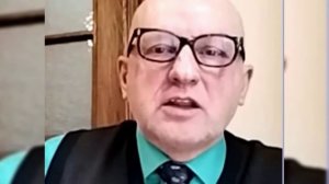 Адвокат, эксдепутат ГД  Н Курьянович, член русского экспертного совета.