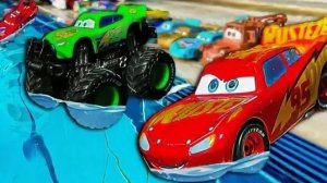 МУЛЬТИКИ ПРО МАШИНКИ 🚗 МОЛНИЯ МАКВИН ВСТРЕЧАЕТ НОВОГО КОРОЛЯ ТРАССЫ. НОВЫЕ МАШИНЫ, НОВЫЕ ГОНКИ