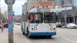 Троллейбус Екатеринбурга ЗиУ-682Г [Г00] борт. №173 маршрут 35 на остановке "Куйбышева"