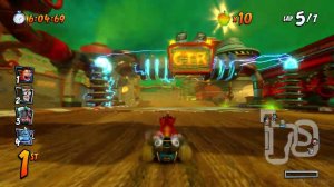CRASH TEAM RACING [PS4] Gameplay (Race Track: Assembly Lane)