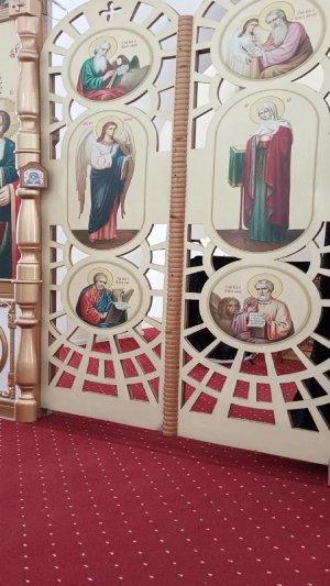 Божественная служба в храме Святой Троицы