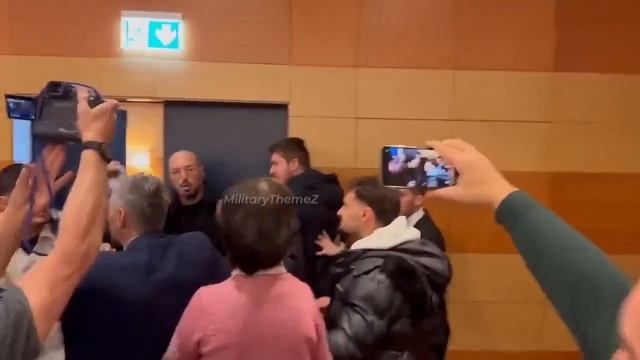 Чубатых гоняют везде, теперь за них взялись и итальянцы..mp4 смотреть онлайн