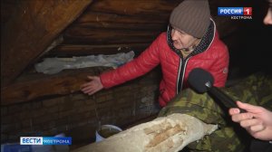 Памперсы на крыше: жители дома в Костроме спасаются от талой воды всеми доступными способами