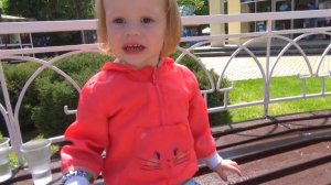 Влог： Едем на экскурсию и Играем в лабиринте