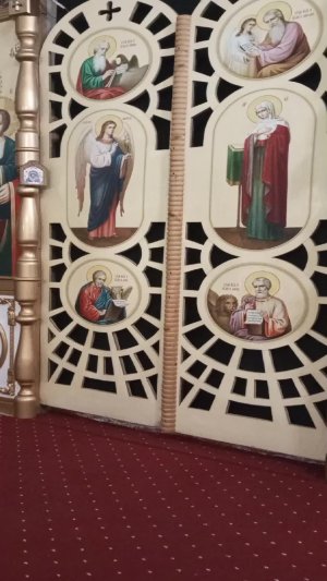 Божественная служба в храме Святой Троицы