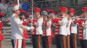 Барнаульский духовой оркестр на юбилее Омска возле филармонии