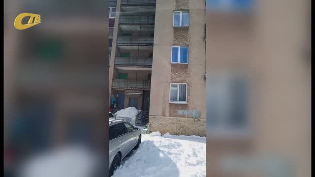 ЖИТЕЛЬНИЦА ДОМА №58 ПО УЛ. ЛЕНИНА ПОЖАЛОВАЛАСЬ НА ОБСЛУЖИВАНИЕ ЗДАНИЯ смотреть онлайн