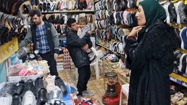 215ч.Поддержка зрителей: покупка теплой одежды для Марьям в самом сердце Холодных гор смотреть онлайн