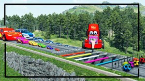 Мультики для детей про машинки. МакКуин и полицейская машина против зомби Мака. Мультики для малышей