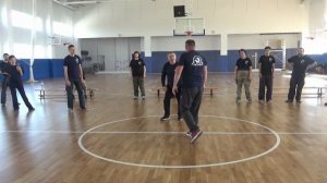 Один из законов РБ - идти на противника не разрывая контакт на примере работы на слабое звено ...