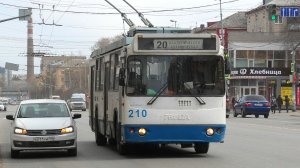 Троллейбус Екатеринбурга ЗиУ-682Г-016.03 №210 маршрут 20 на остановке "Дом кино"