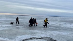 Операция по спасению рыбаков прошла на Финском заливе в Ленинградской области