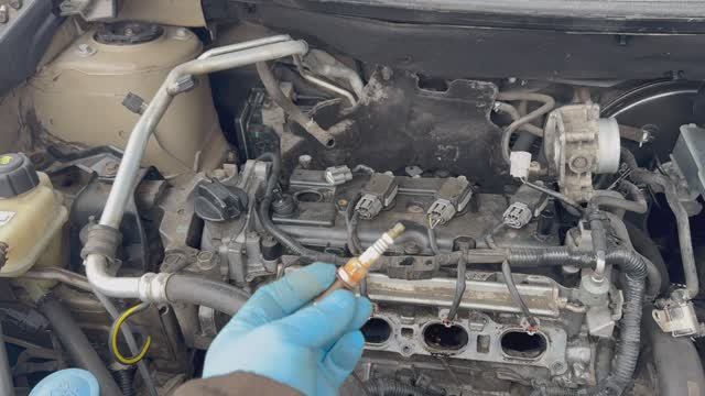 Замена свечей зажигания MR20DE Ниссан Кашкай. Снятие впускного коллектора.