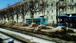 Экология ( Вот такой снег на газонах )