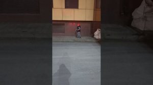 делаем трюки на трюковом самокате 🛴