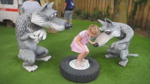 Влог： Настя в парке развлечений Маши и Медведя в Италии